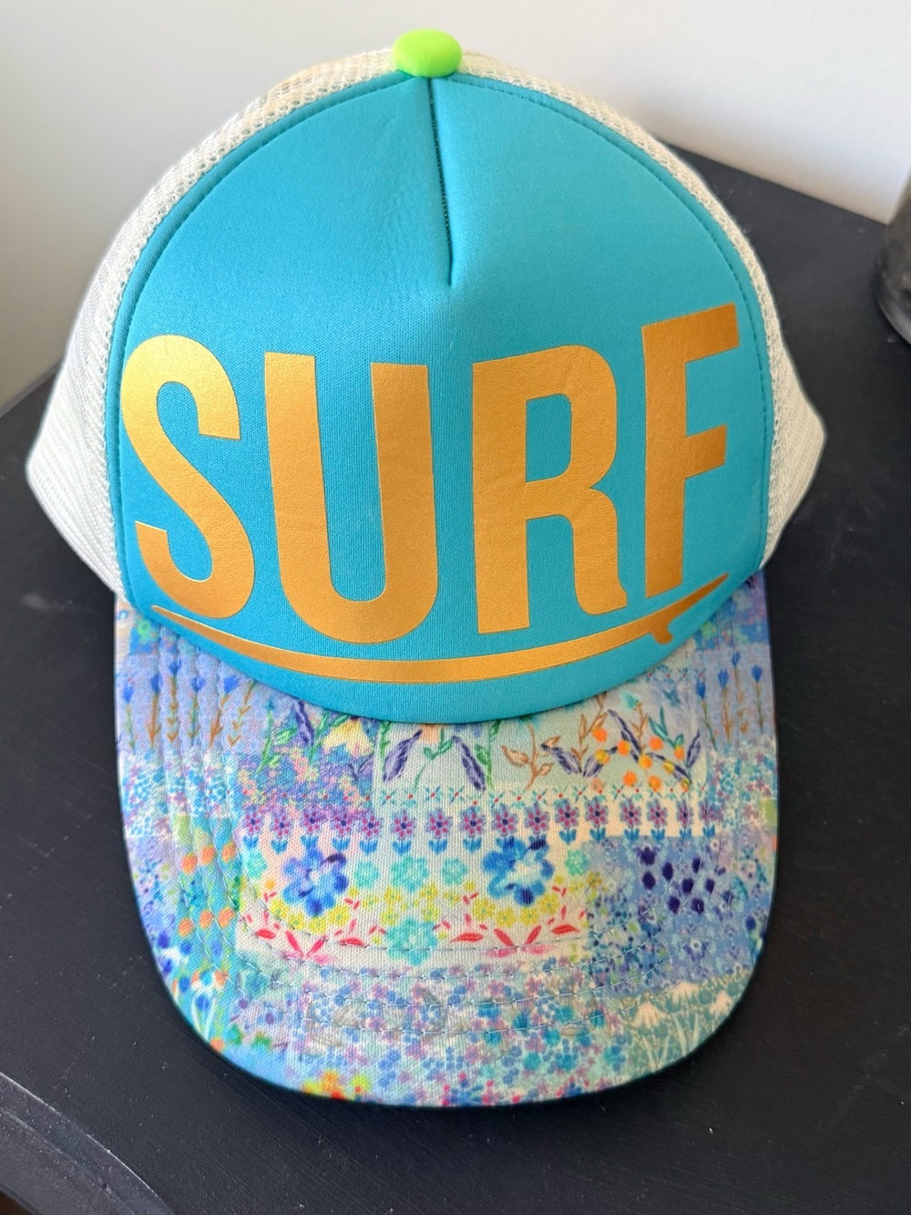 NATURAL LIFE White Mesh Trucker Cap